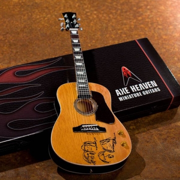 John Lennon Give Peace a Chance Acoustic Guitar  Wohnaccessoires