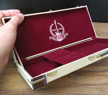 Mini Fender(TM) 60th Anniversary Strat Guitar Case  Geschenk