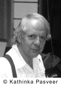 Kurzwellen fr Klavier, Elektronium, Tam-Tam, Viola, 2 Filtern mit 4 Reglern und Lautsprechern und 4 Kurzwellenempfngern