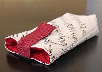 Handyh�lle (Brillenetui) Opera wei�/bordeaux mit Klettverschluss 15 x 10 cm