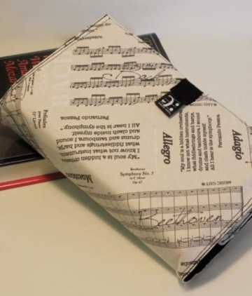Buchh�lle Music mit Klettverschluss 43x25,5 cm (geschlossen 17,5x25,5 cm)